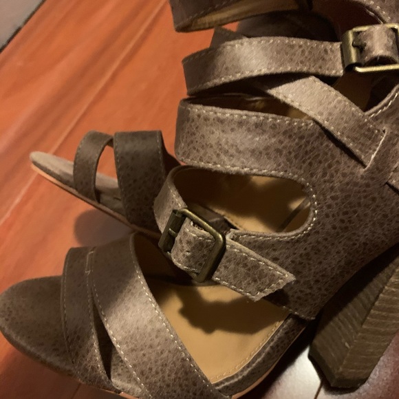 Not Rated high heels - Picture 2 of 4